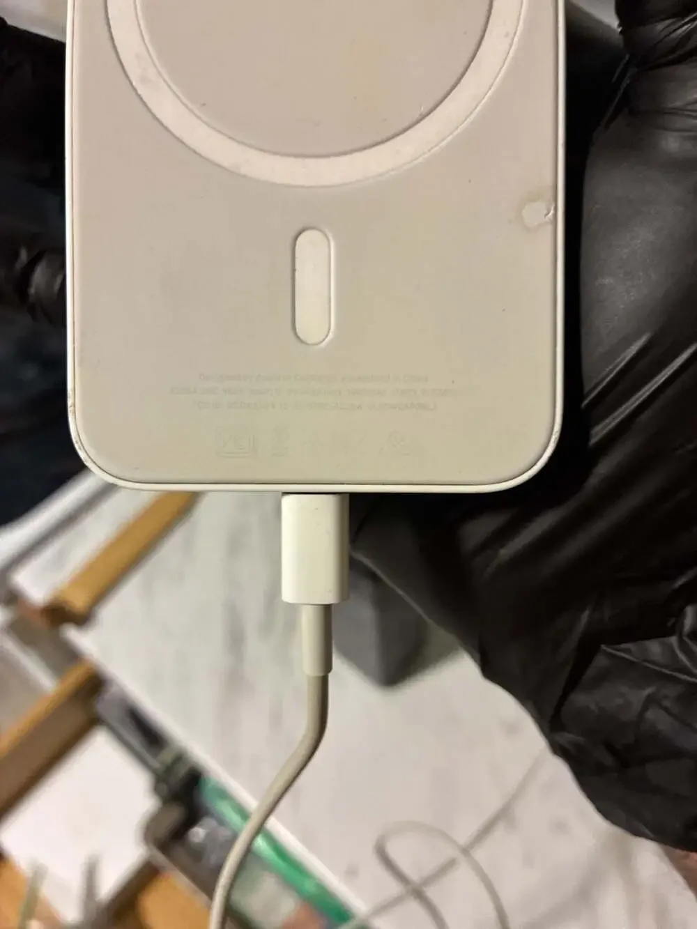 Apple MagSafe Battery Pack Model A2384